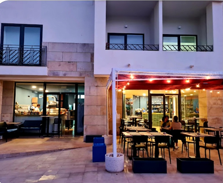 SAPORE DI CASA 🍕🇮🇹 Sapore di Casa Pizzeria Italiana by Pomodor is a restaurant that offers an authentic Italian food experience, with a special focus on pizzas. Type of Cuisine Italian (Authentic) 🇮🇹 Specialty Pizzeria 🍕 Experience Homemade and Genuine Flavor 🏡😋 Brand By Pomodor 🍅